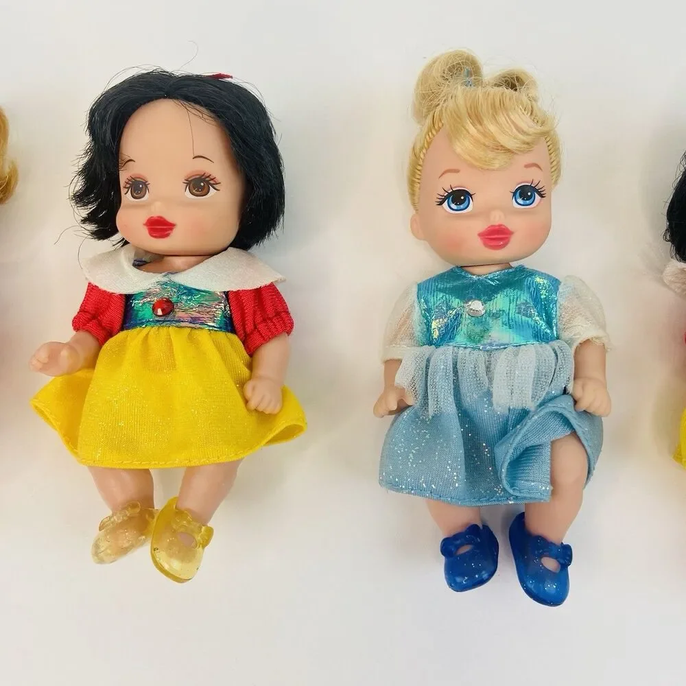 Disney Royal Nursery Princesses Snow White Sleeping Beauty Cinderella Lot of 5